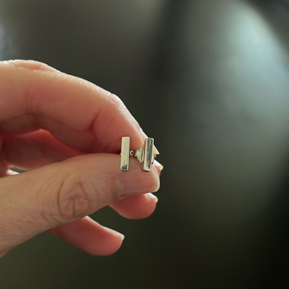 Mejuri Block Bar Studs Silver